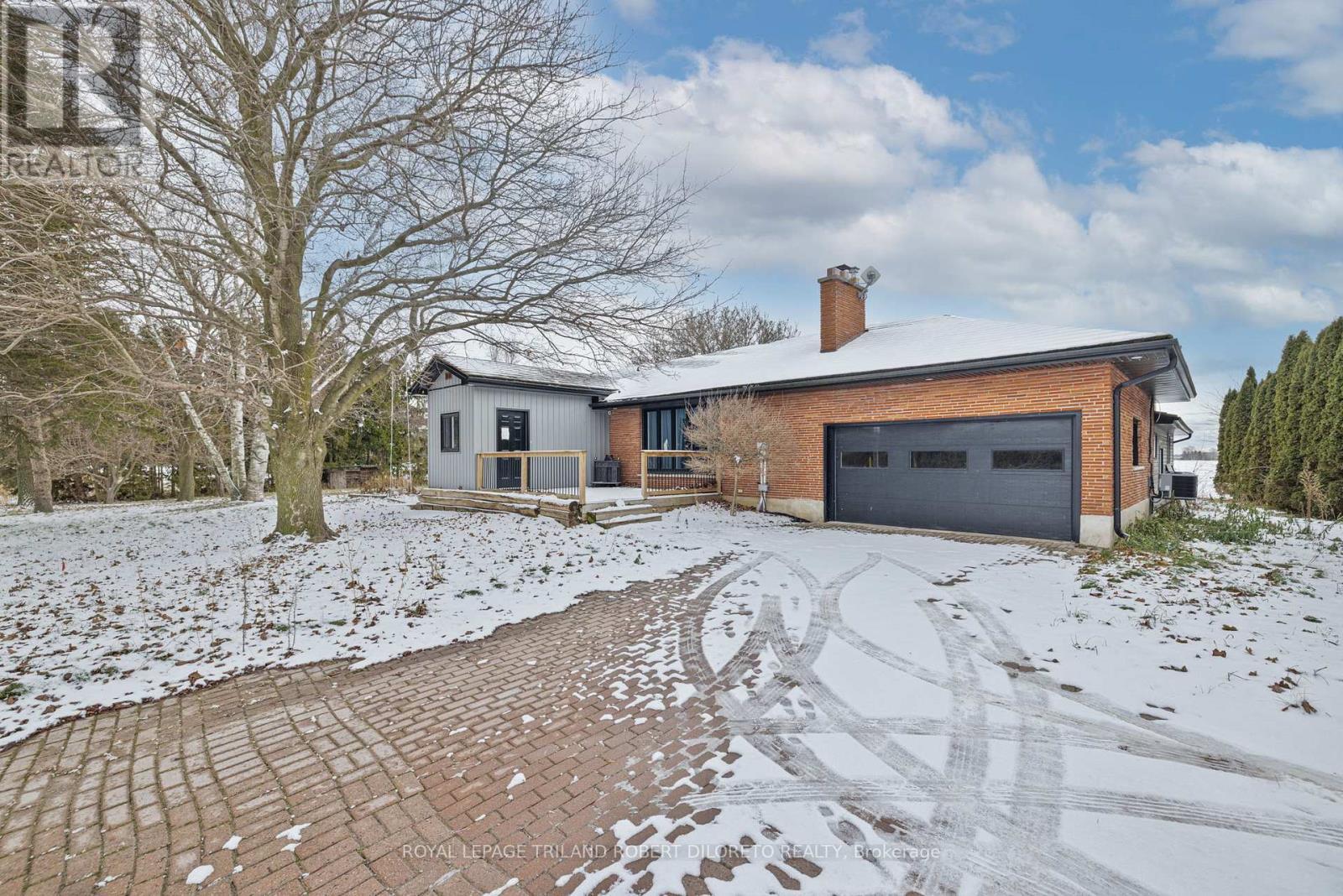 9755 Longwoods Road, Middlesex Centre, ON - Outdoor