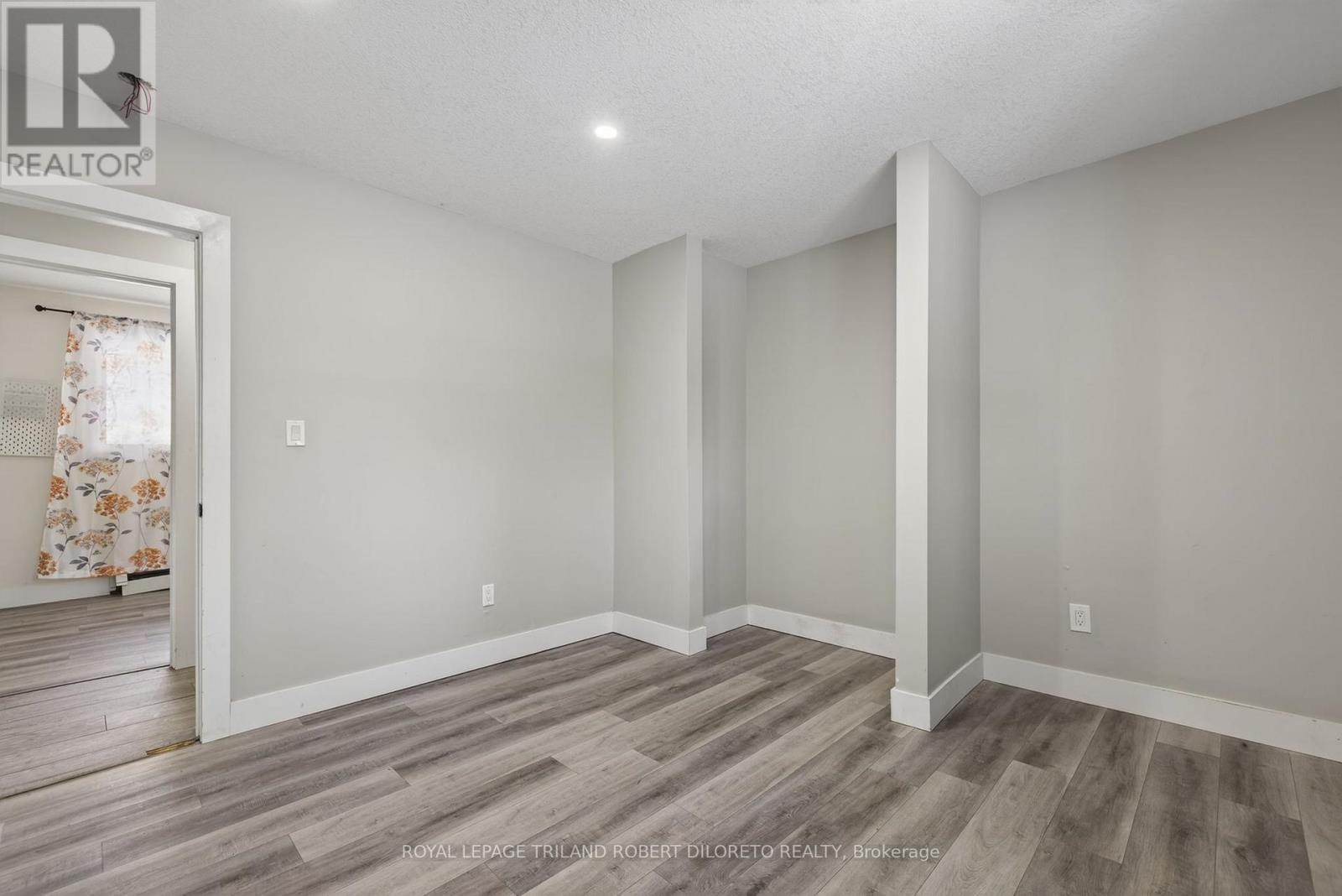 9755 Longwoods Road, Middlesex Centre, ON - Indoor Photo Showing Other Room