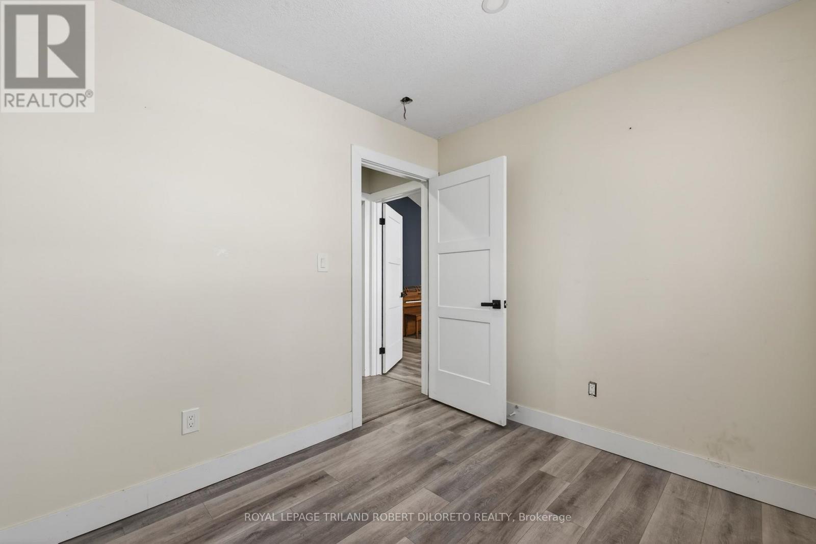 9755 Longwoods Road, Middlesex Centre, ON - Indoor Photo Showing Other Room