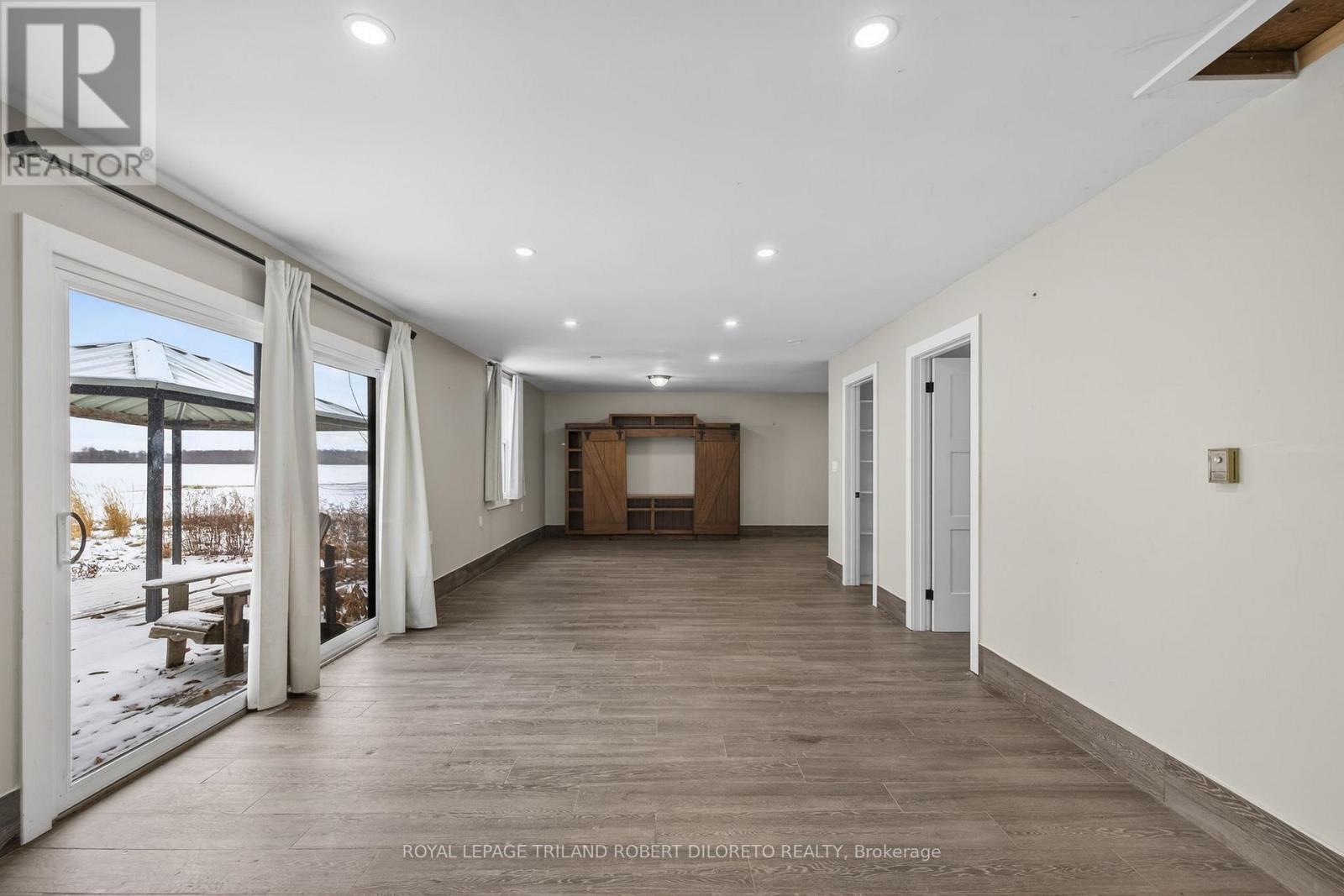 9755 Longwoods Road, Middlesex Centre, ON - Indoor Photo Showing Other Room