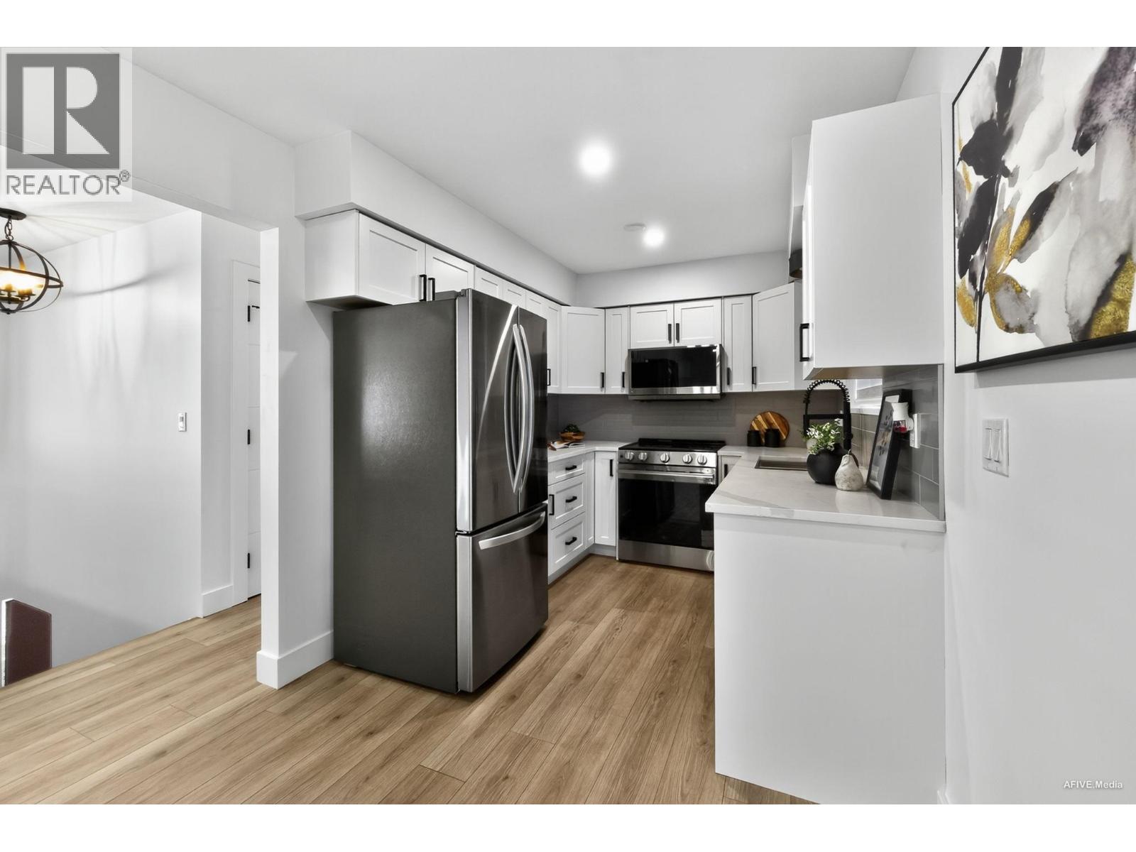 9831 Glenthorne Drive, Richmond, BC - Indoor Photo Showing Kitchen