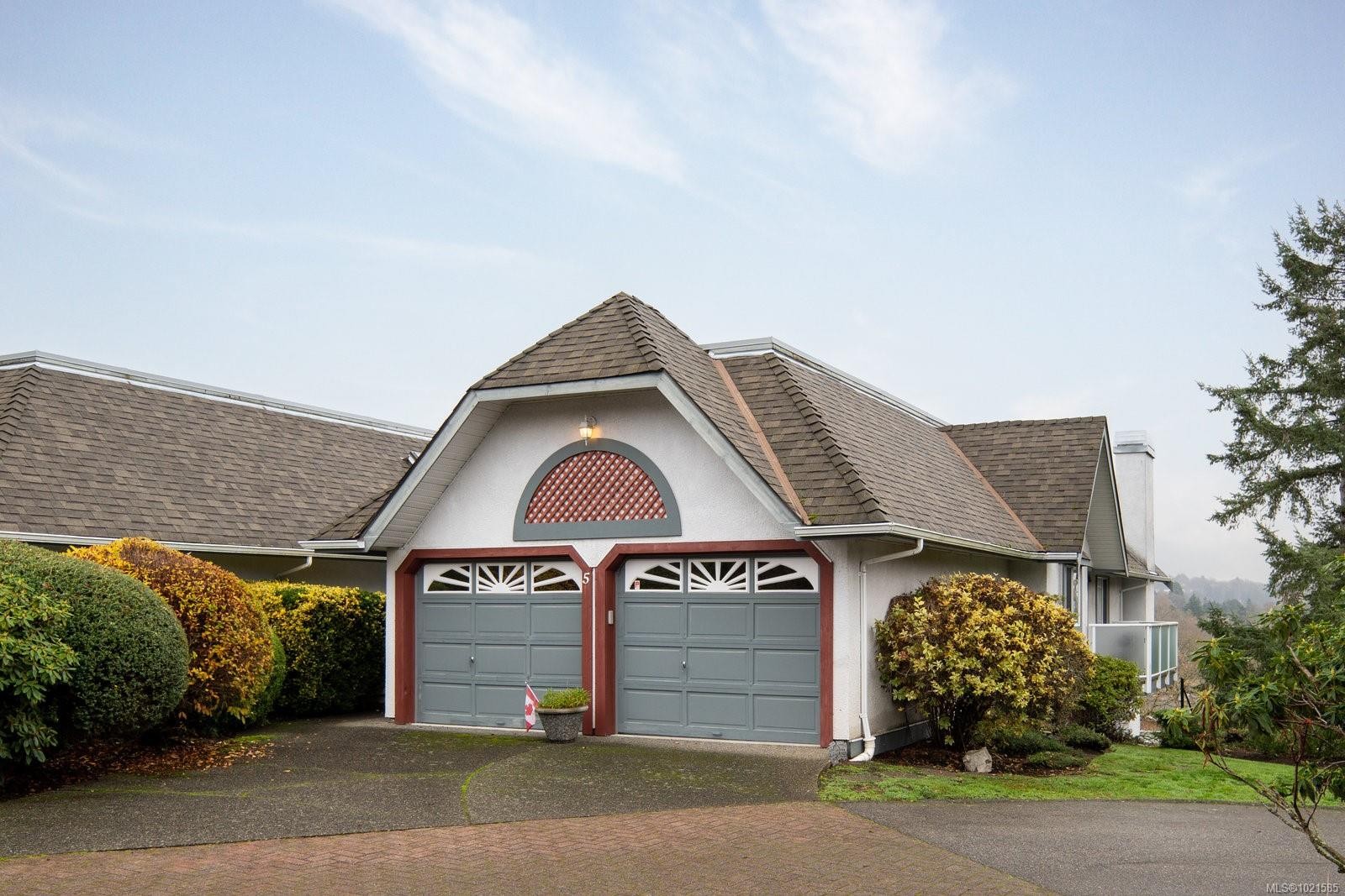 5-1356 Slater St, Saanich, BC