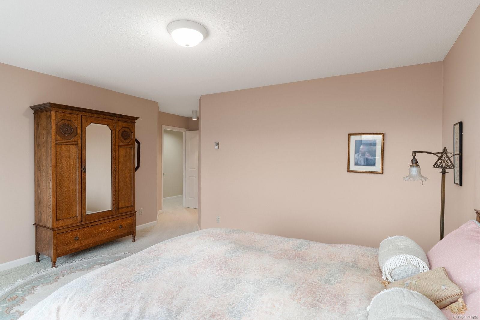 5-1356 Slater St, Saanich, BC