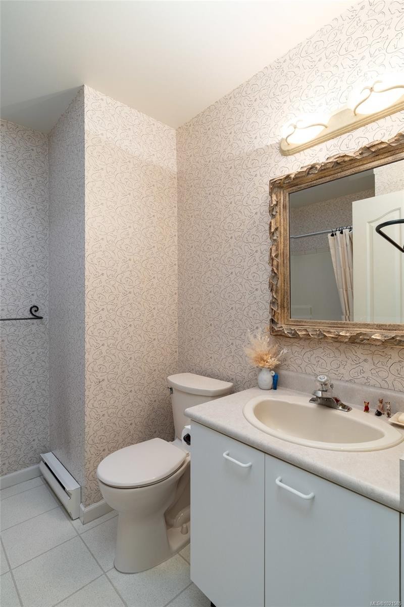 5-1356 Slater St, Saanich, BC