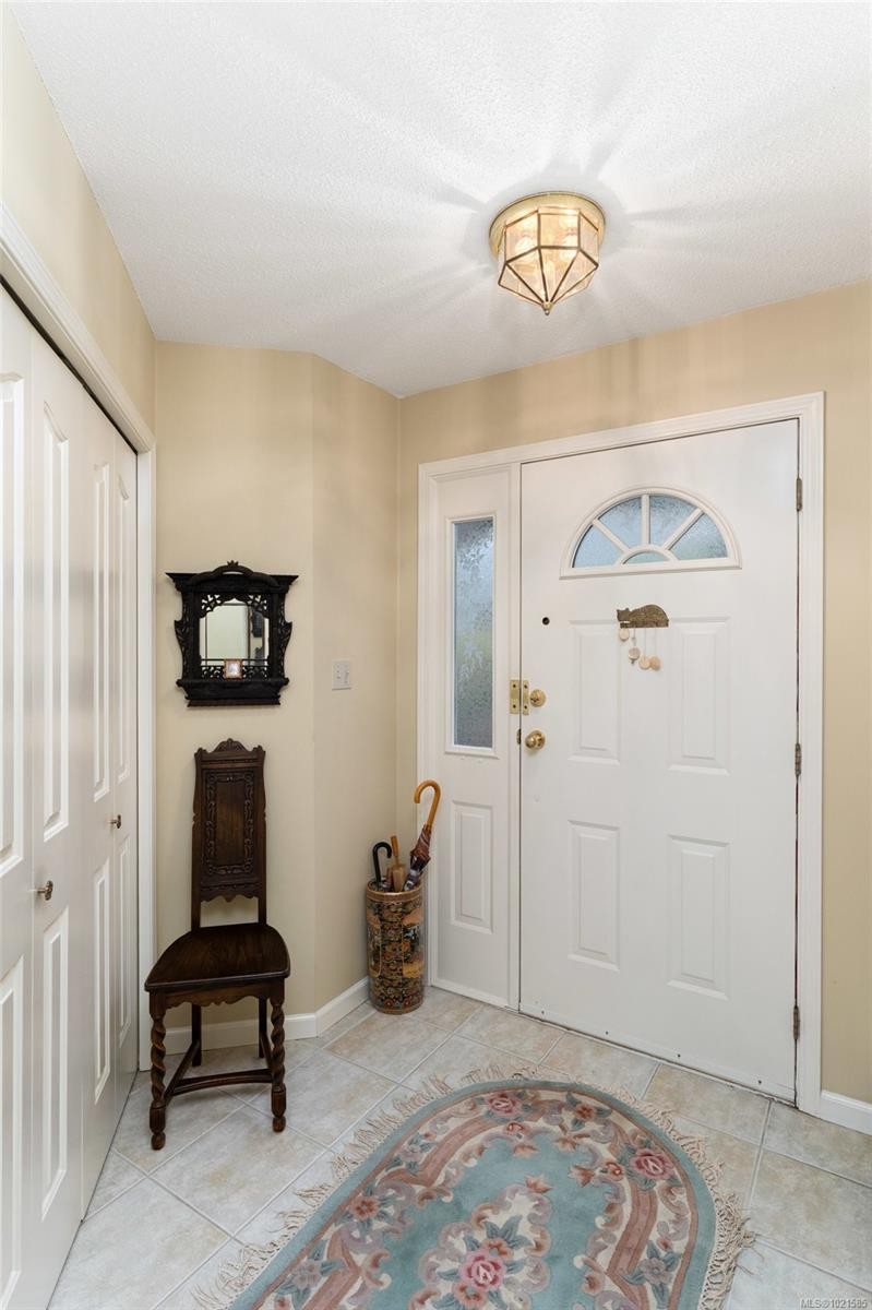 5-1356 Slater St, Saanich, BC