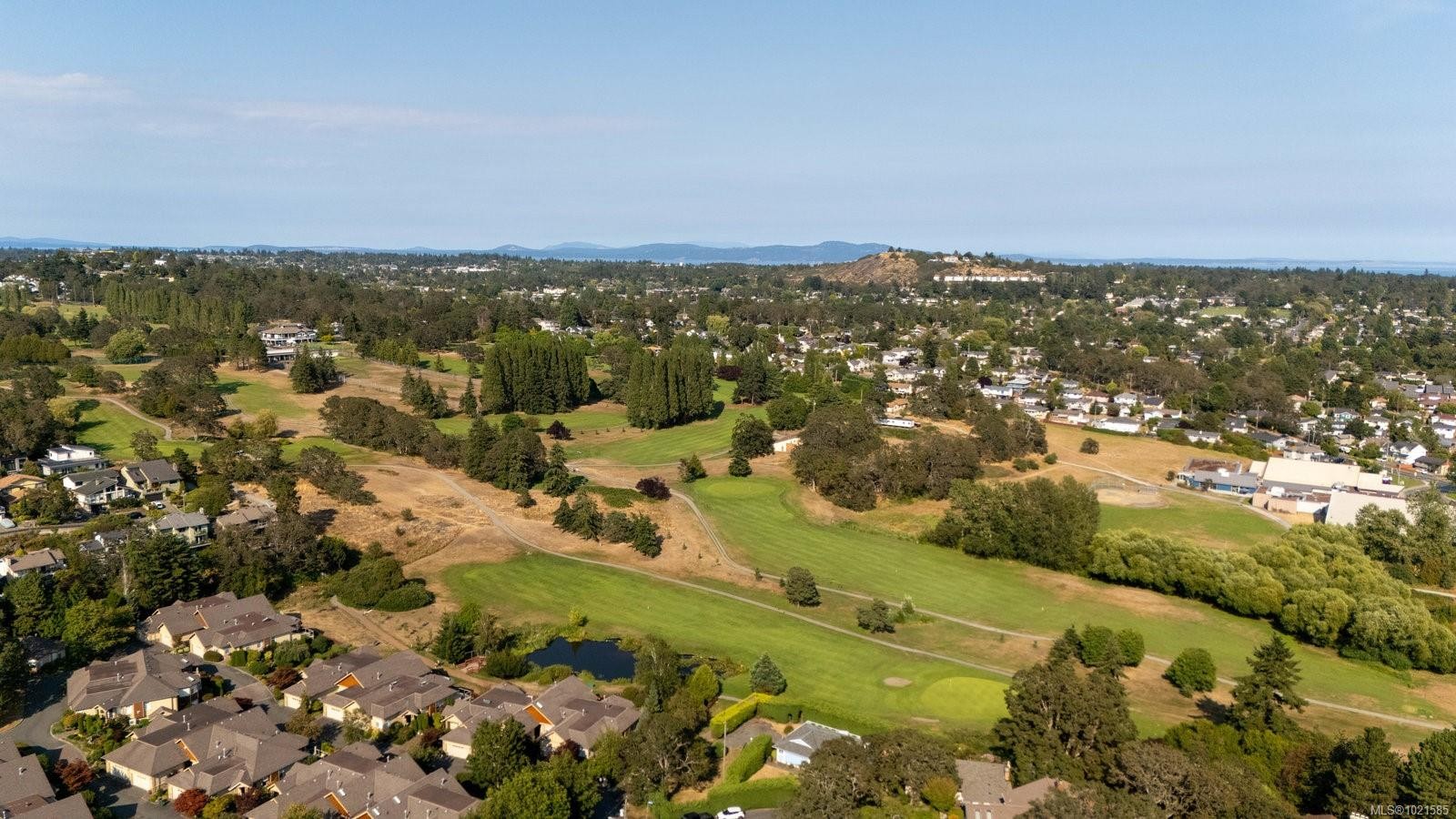 5-1356 Slater St, Saanich, BC