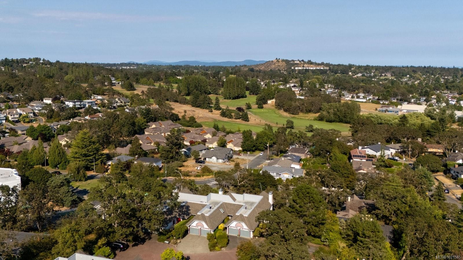 5-1356 Slater St, Saanich, BC