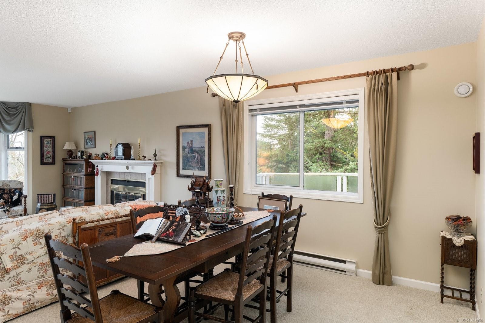 5-1356 Slater St, Saanich, BC