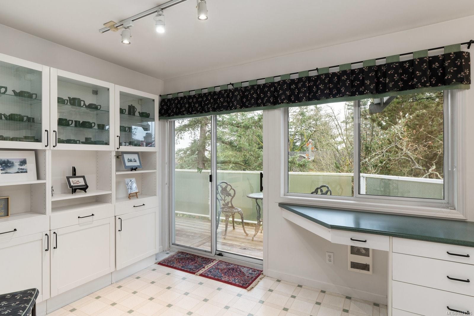 5-1356 Slater St, Saanich, BC