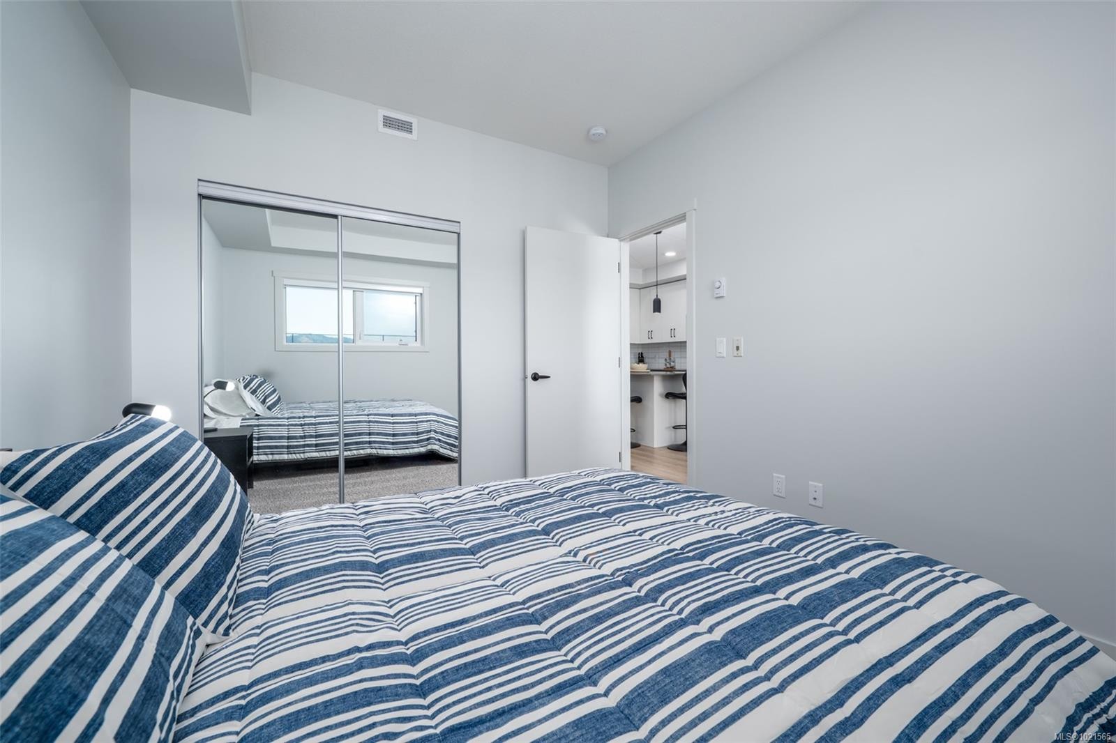 315-2469 Gateway Rd, Langford, BC - Indoor Photo Showing Bedroom