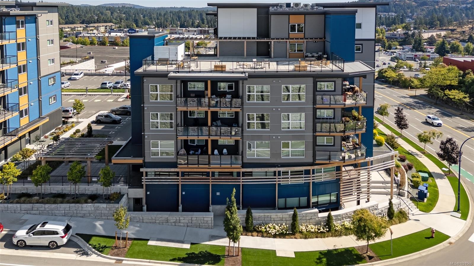 315-2469 Gateway Rd, Langford, BC - Outdoor