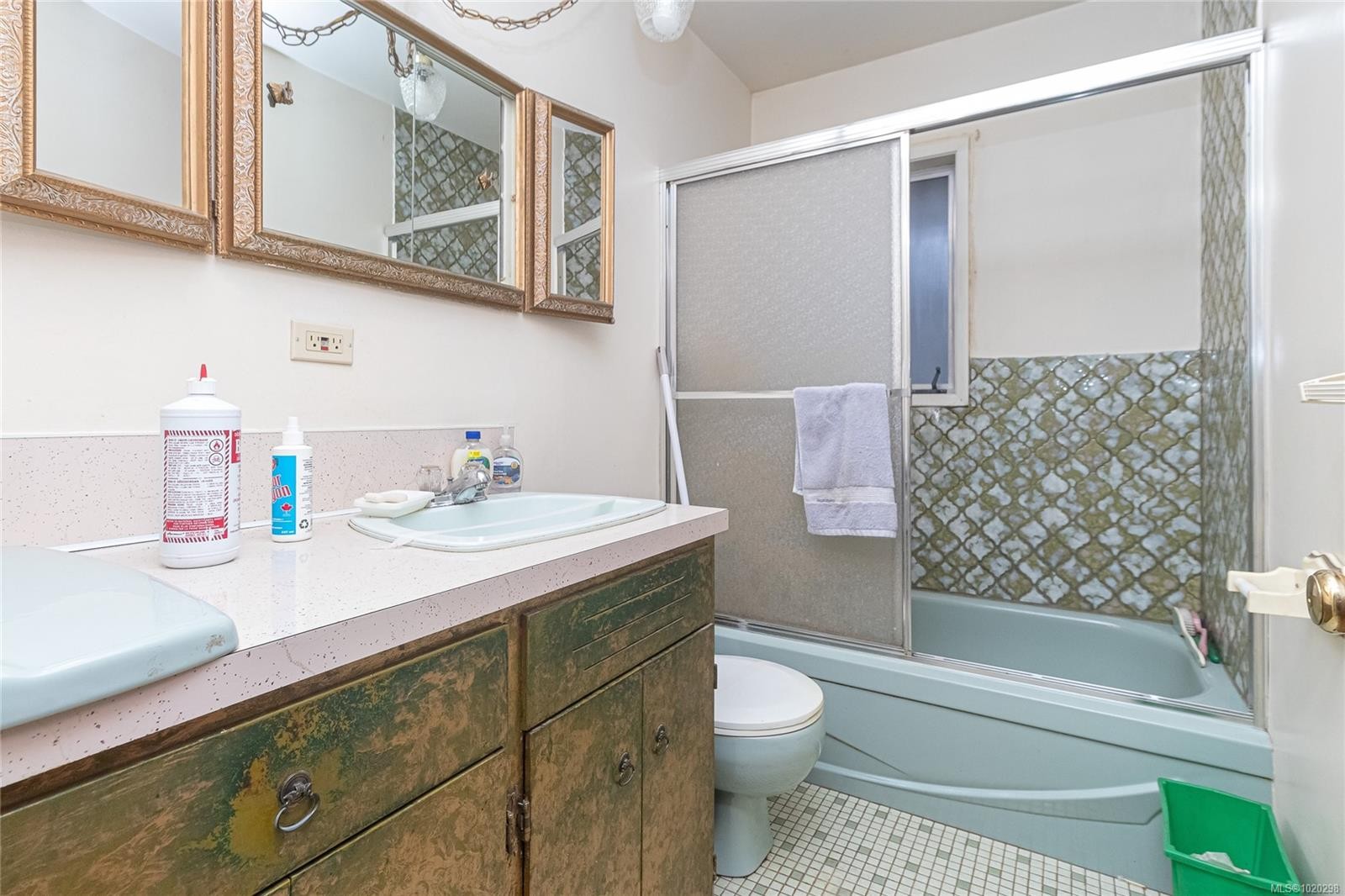 2834 Aldwynd Rd, Langford, BC