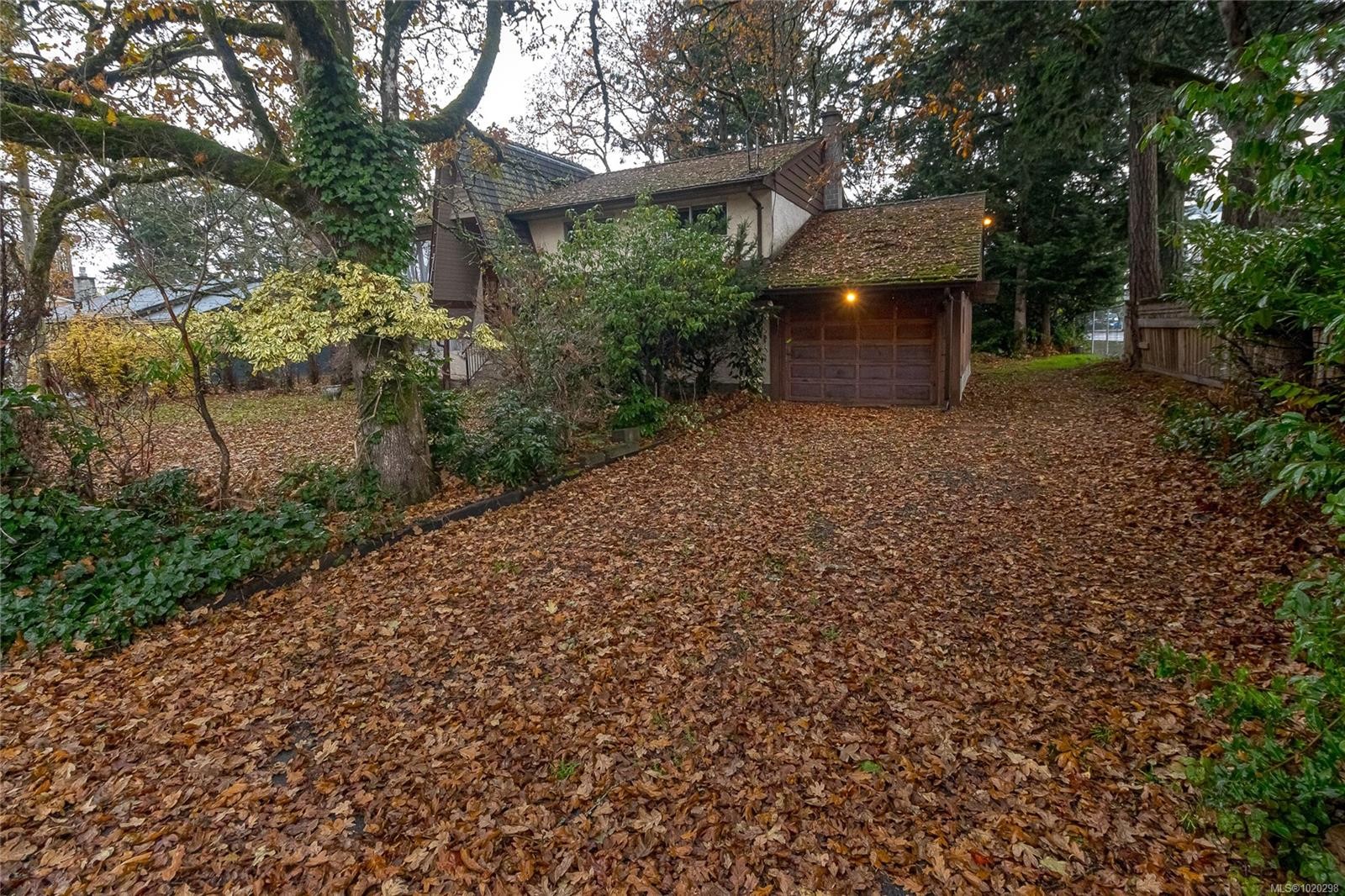 2834 Aldwynd Rd, Langford, BC