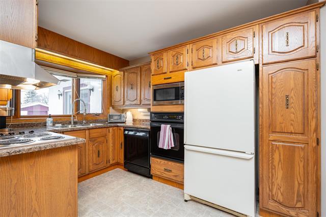 28 Monaco Bay, Winnipeg, MB