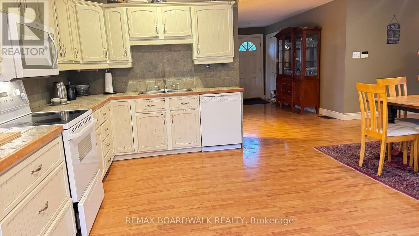 3042 Dangerfield Road W, North Grenville, ON - Indoor Photo Showing Kitchen With Double Sink