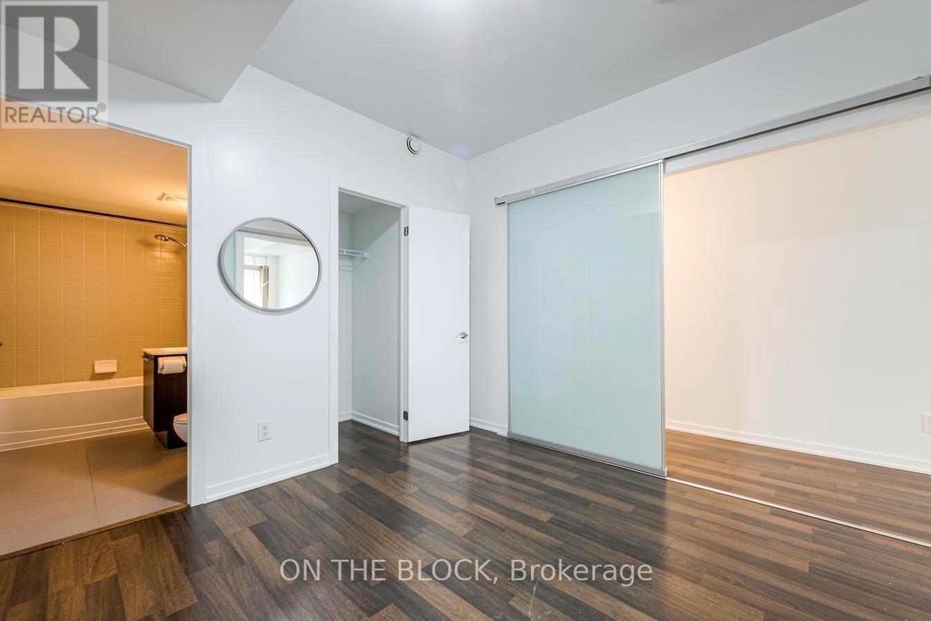 302 - 38 Joe Shuster Way, Toronto, ON - Indoor Photo Showing Other Room