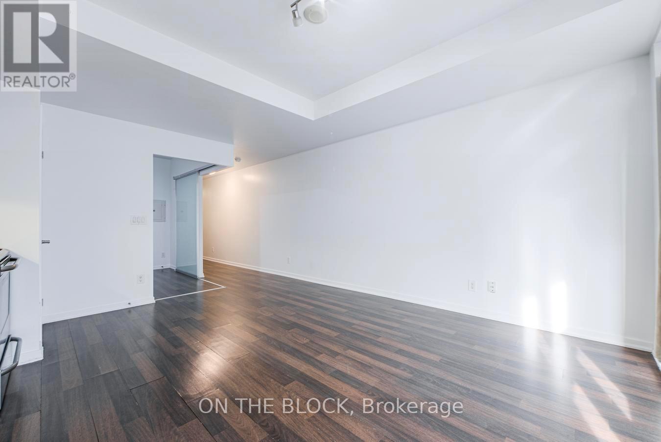 302 - 38 Joe Shuster Way, Toronto, ON - Indoor Photo Showing Other Room