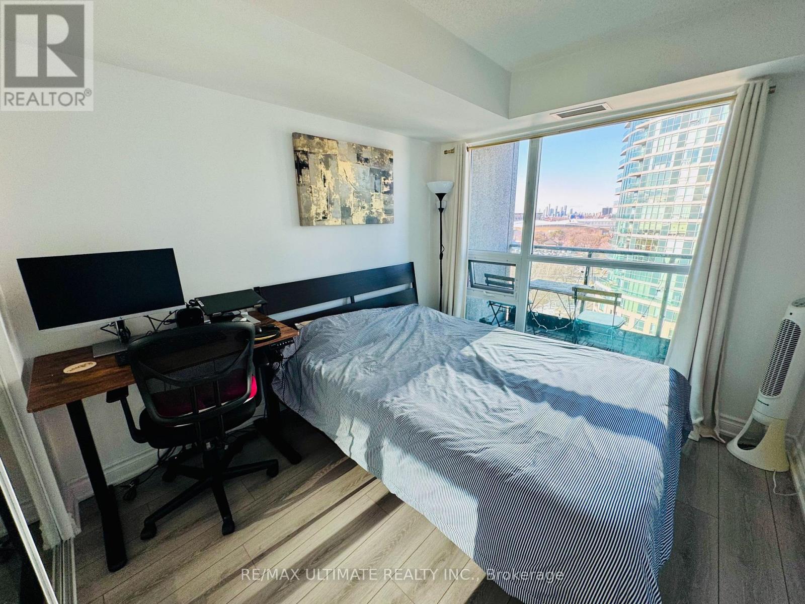 1309 - 215 Fort York Boulevard, Toronto, ON - Indoor Photo Showing Bedroom