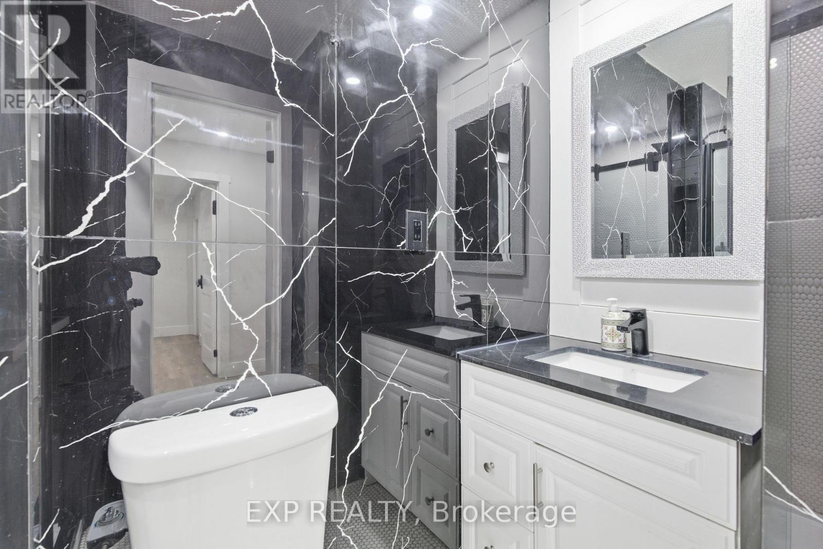 80 Mountainview Road S, Halton Hills, ON - Indoor Photo Showing Bathroom