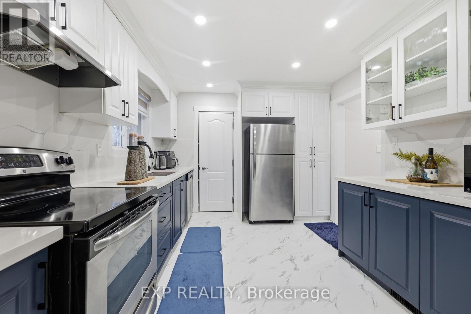 80 Mountainview Road S, Halton Hills, ON - Indoor Photo Showing Kitchen With Upgraded Kitchen