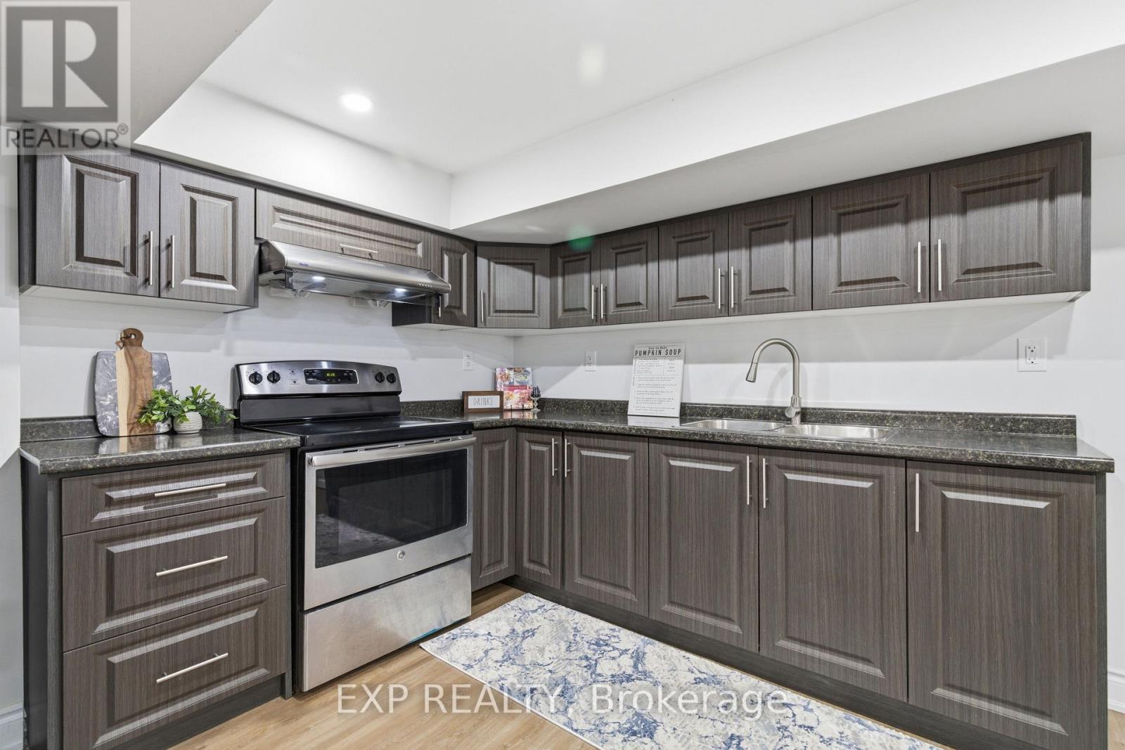 80 Mountainview Road S, Halton Hills, ON - Indoor Photo Showing Kitchen With Upgraded Kitchen