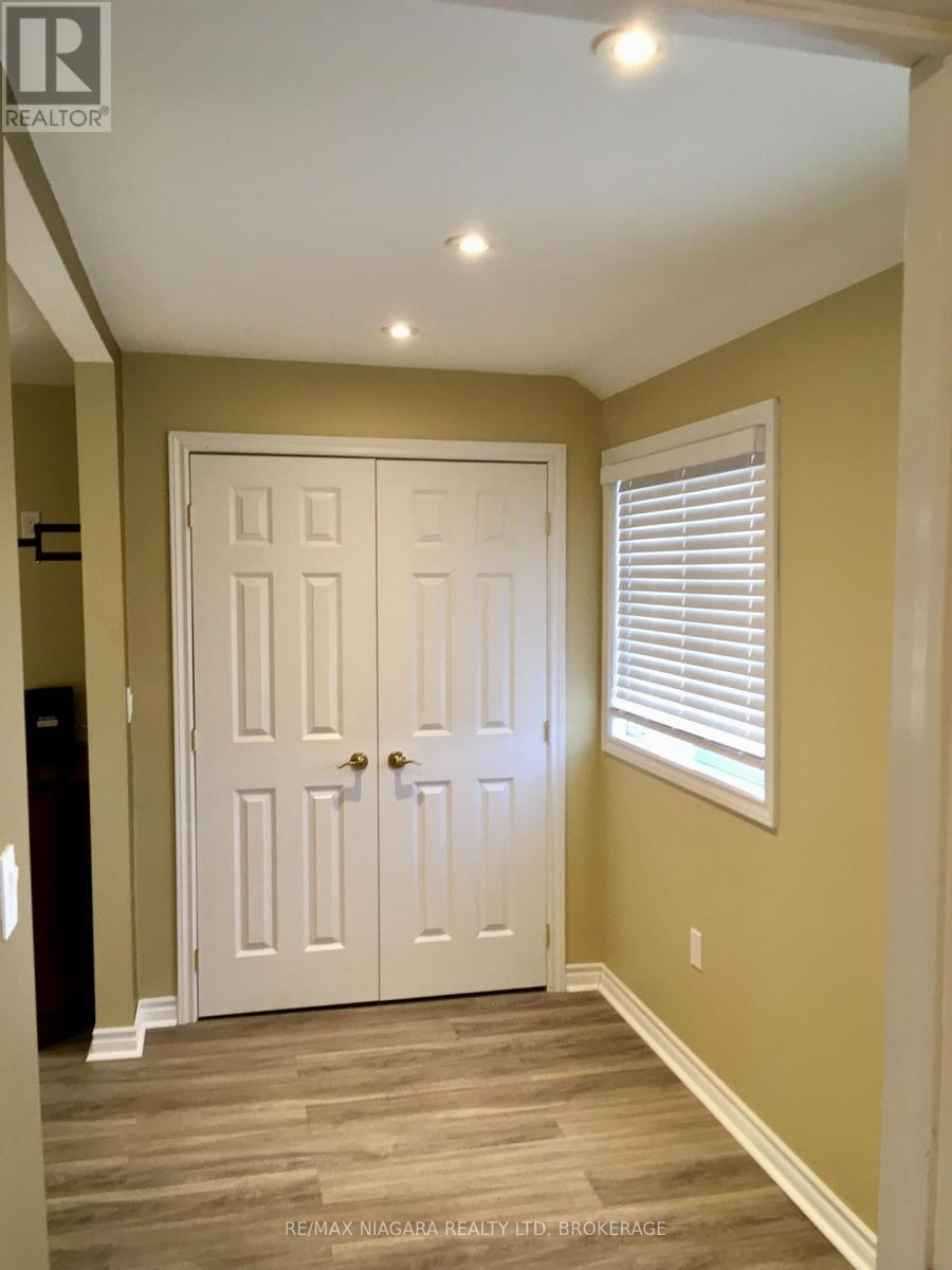 4576 Kalar Road, Niagara Falls (Ascot), ON - Indoor Photo Showing Other Room