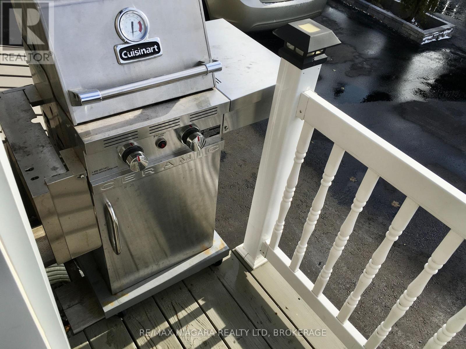 Convenient Gas BBQ - 4576 Kalar Road, Niagara Falls (Ascot), ON - Photo Showing Other Room