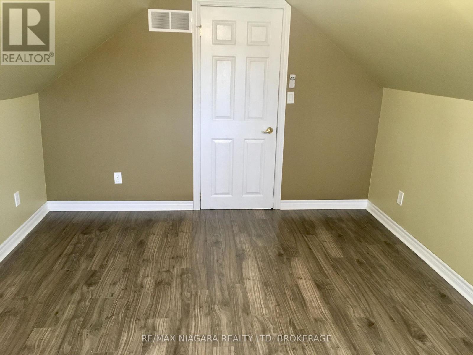 Large Master Bedroom in Loft - 4576 Kalar Road, Niagara Falls (Ascot), ON - Indoor Photo Showing Other Room