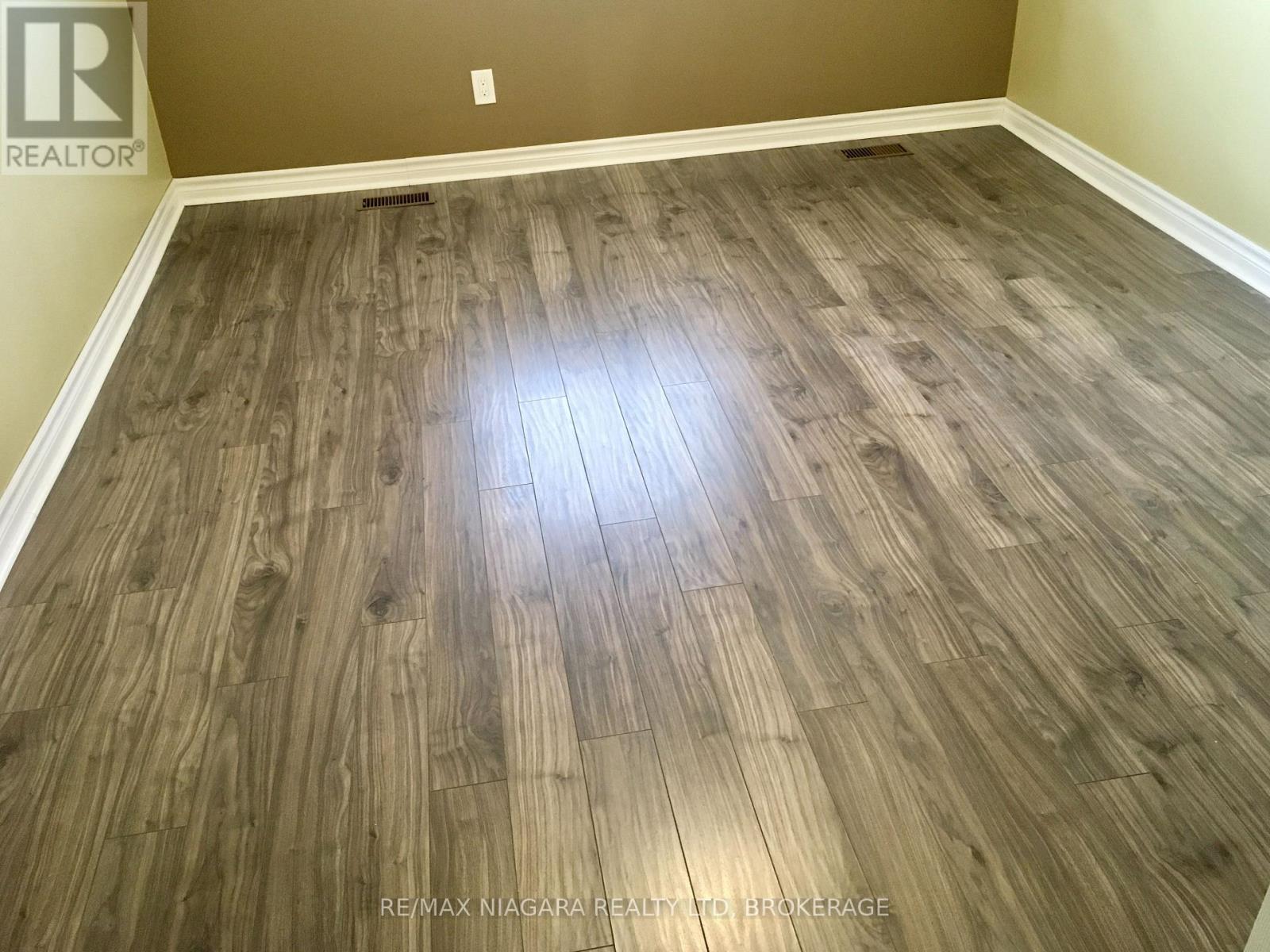 4576 Kalar Road, Niagara Falls (Ascot), ON - Indoor Photo Showing Other Room