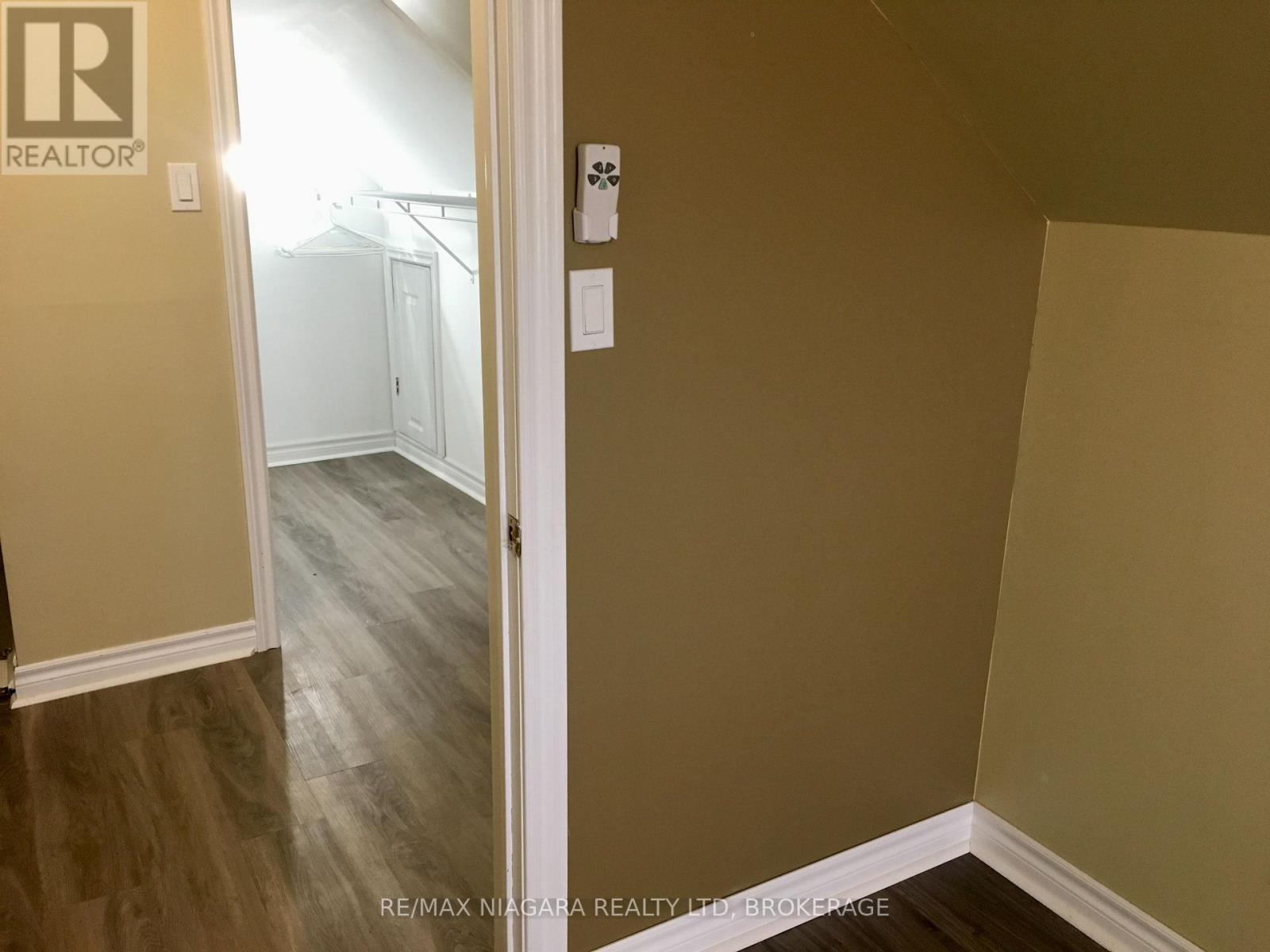 4576 Kalar Road, Niagara Falls (Ascot), ON - Indoor Photo Showing Other Room