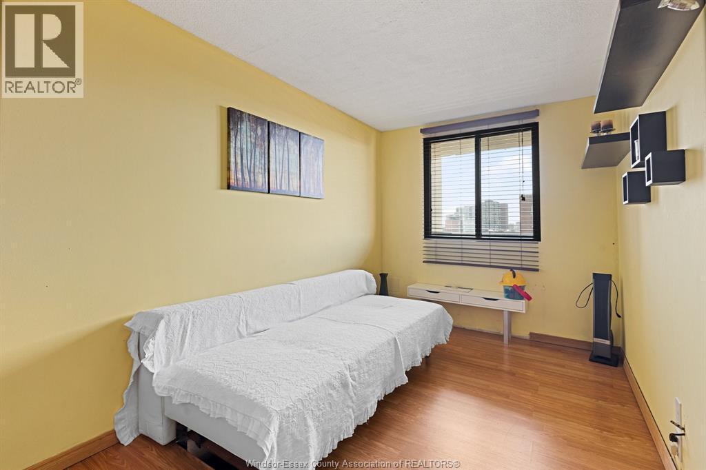 150 Park Street West Unit# 812, Windsor, ON - Indoor Photo Showing Bedroom