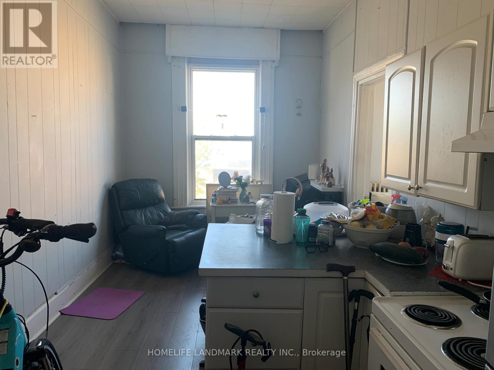 4 - 2 Bascom Street S, Uxbridge, ON