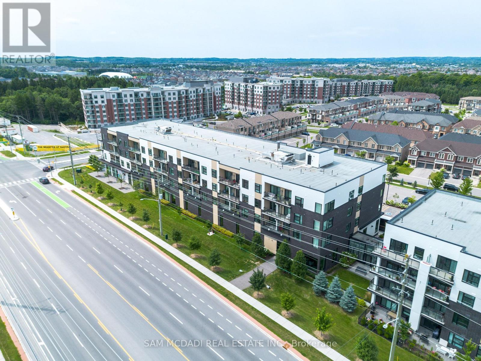 114 - 555 William Graham Drive, Aurora, ON - Outdoor With View