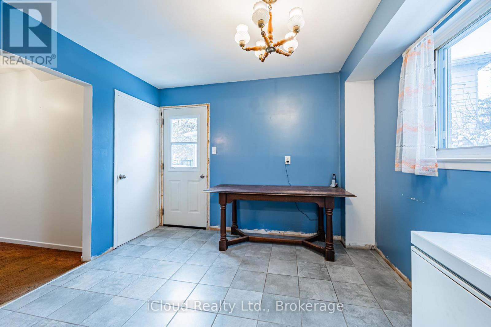 331 Archdekin Drive, Brampton, ON - Indoor Photo Showing Other Room