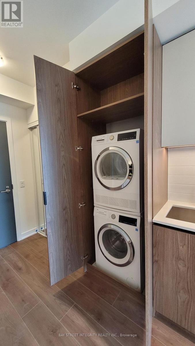 726 - 5858 Yonge Street, Toronto, ON - Indoor Photo Showing Laundry Room