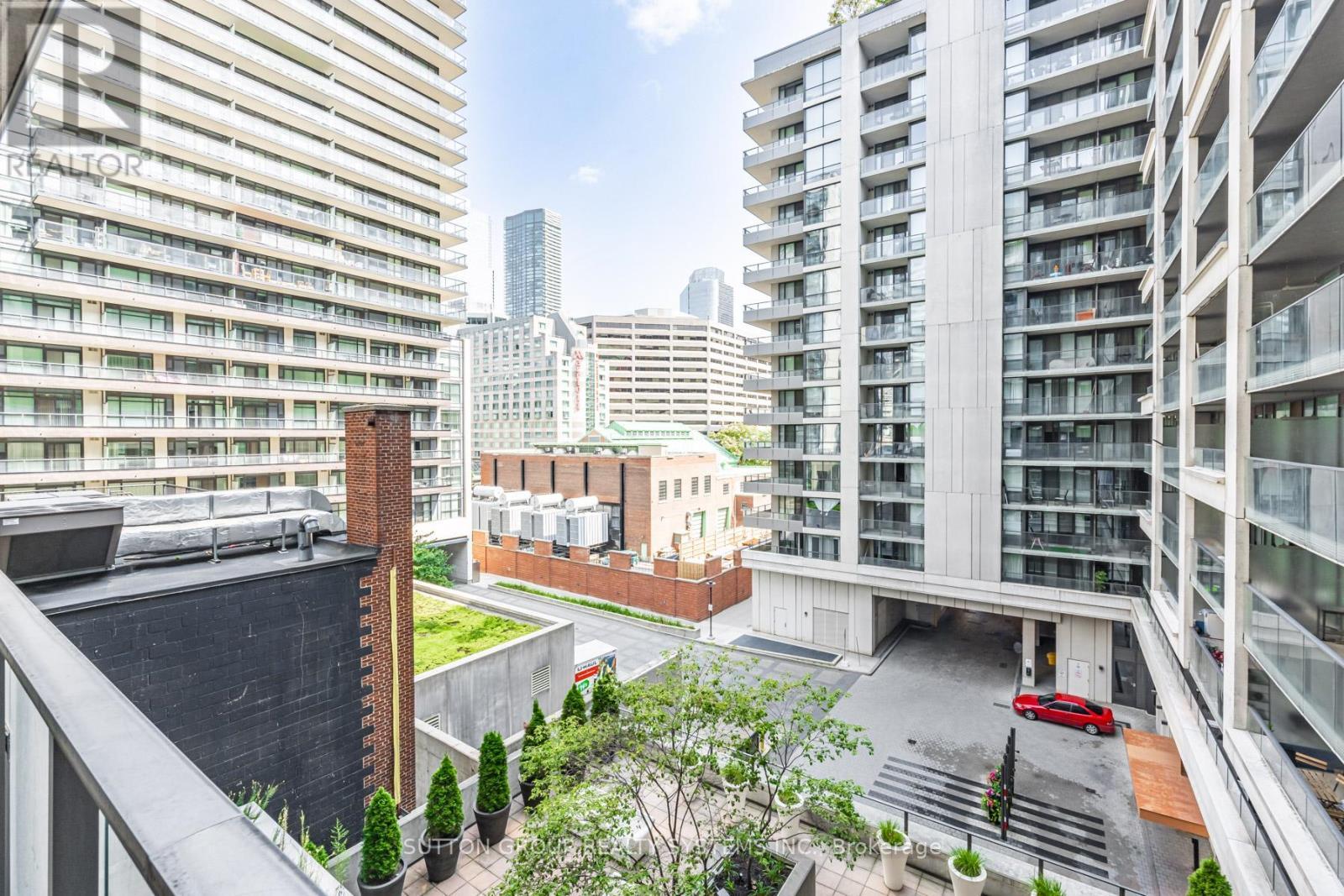 735 - 111 Elizabeth Street, Toronto, ON - Outdoor With Balcony