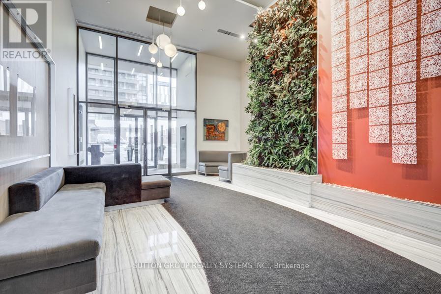 735 - 111 Elizabeth Street, Toronto, ON - Indoor Photo Showing Other Room