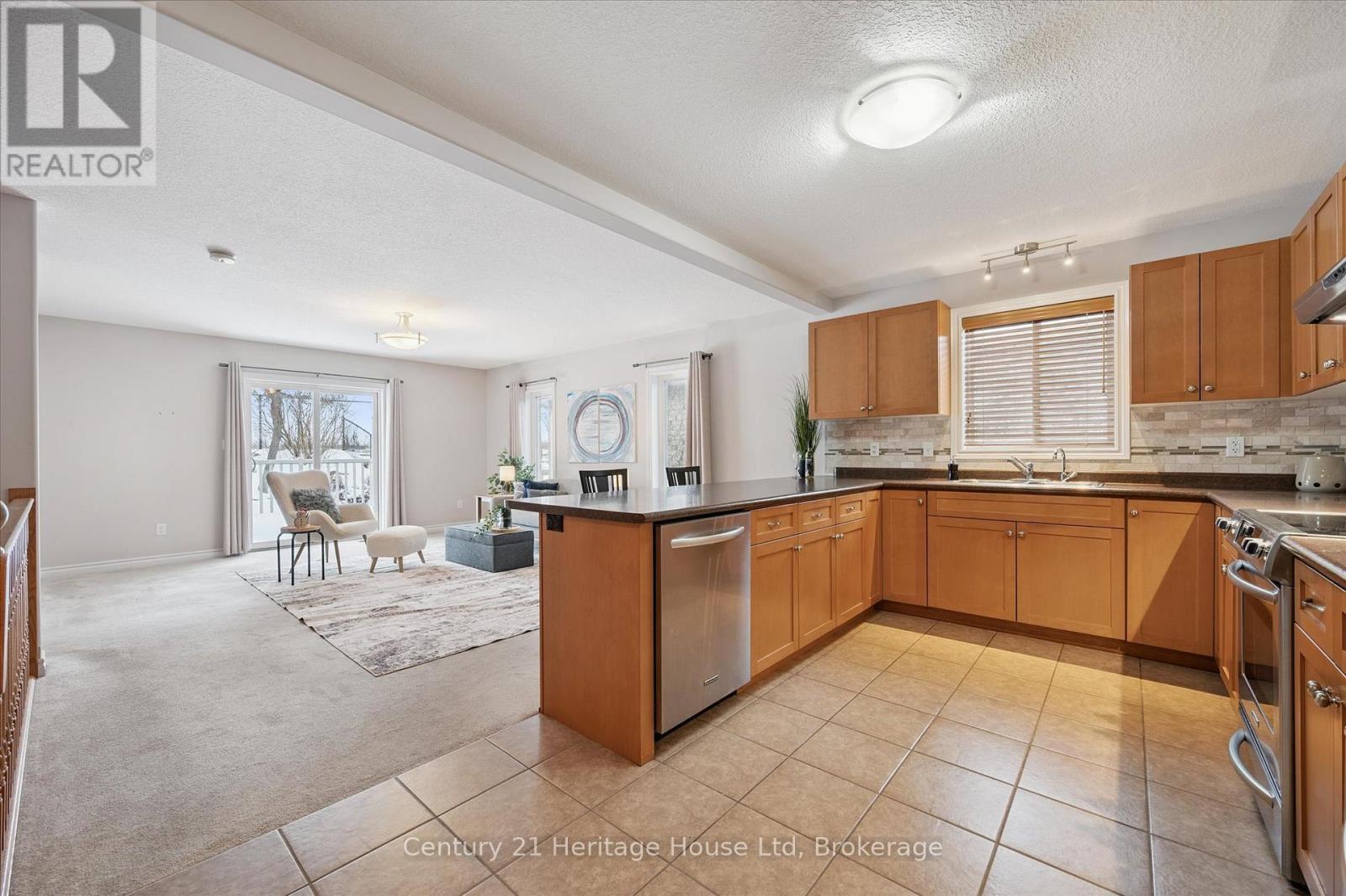 65 Norton Drive, Guelph (Grange Road), ON - Indoor Photo Showing Kitchen