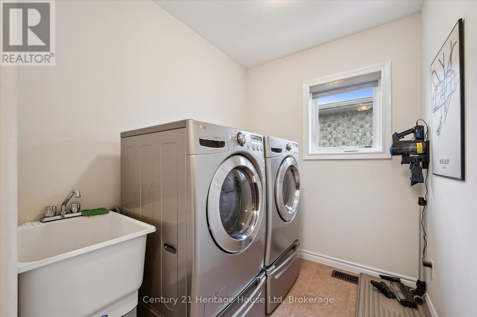 65 Norton Drive, Guelph (Grange Road), ON - Indoor Photo Showing Laundry Room