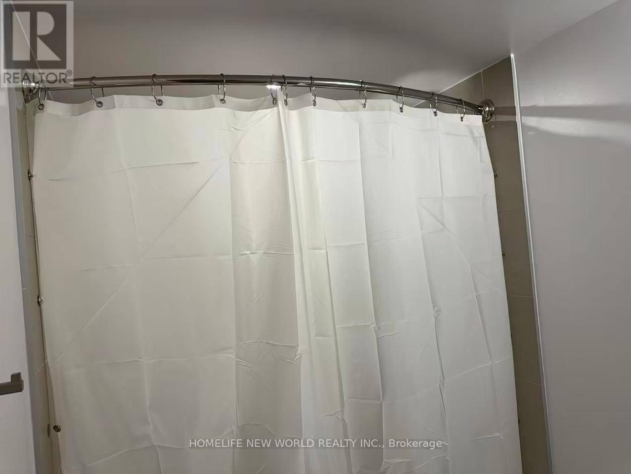 5312 - 8 Wellesley Street W, Toronto, ON - Indoor Photo Showing Bathroom