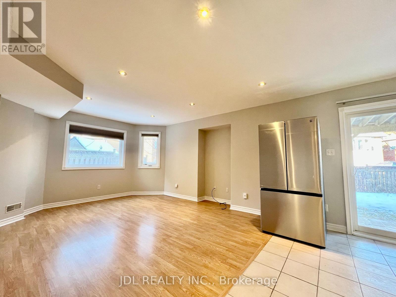 Walkout Basement Only - 72 Fortune Crescent, Richmond Hill, ON - Indoor Photo Showing Other Room