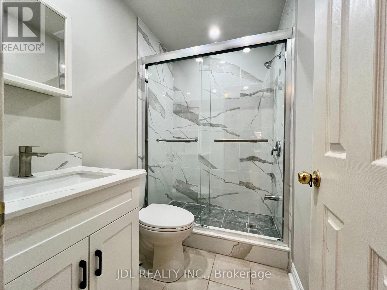 Walkout Basement Only - 72 Fortune Crescent, Richmond Hill, ON - Indoor Photo Showing Bathroom