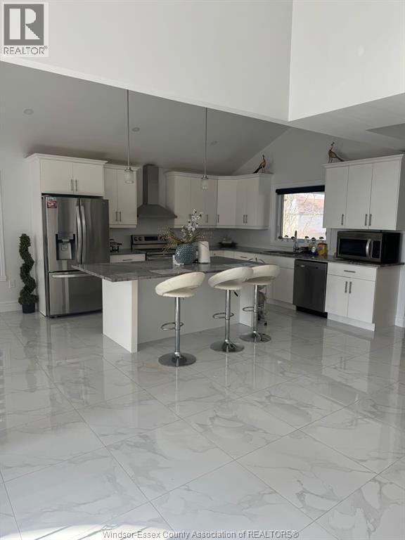 70 Noble, Amherstburg, ON - Indoor Photo Showing Kitchen