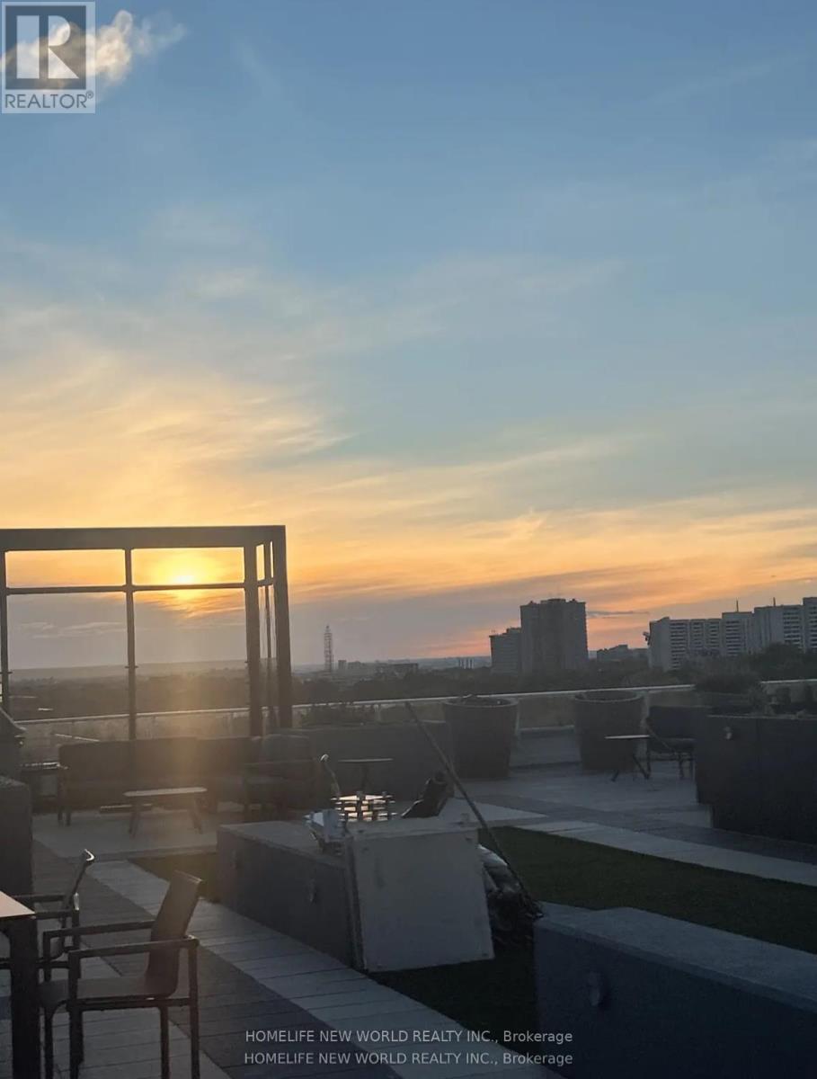 331 - 2020 Bathurst Street, Toronto, ON - Outdoor With View