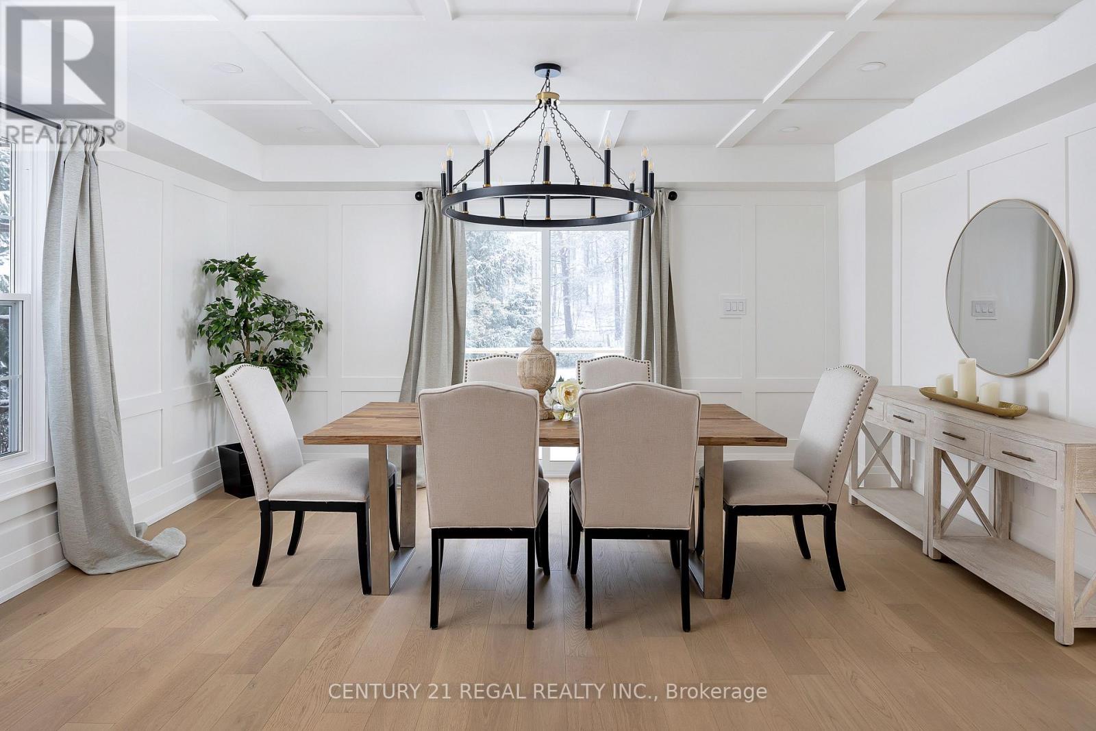 5535 Cedar Springs Road, Burlington, ON - Indoor Photo Showing Dining Room