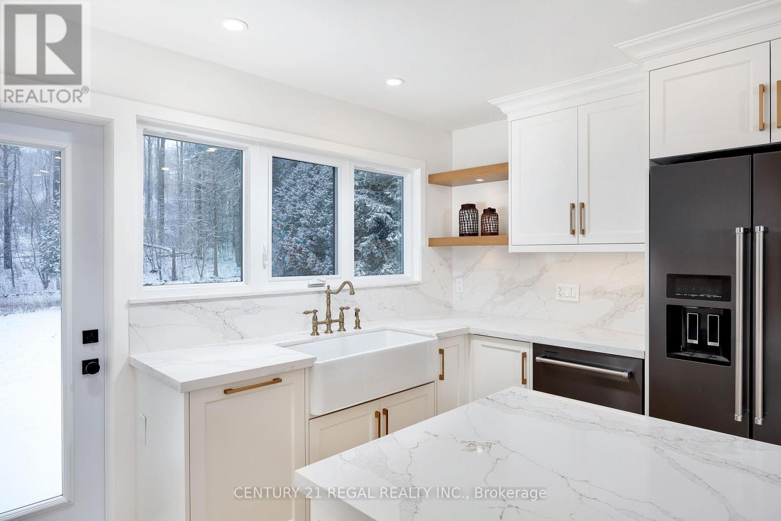 5535 Cedar Springs Road, Burlington, ON - Indoor Photo Showing Kitchen