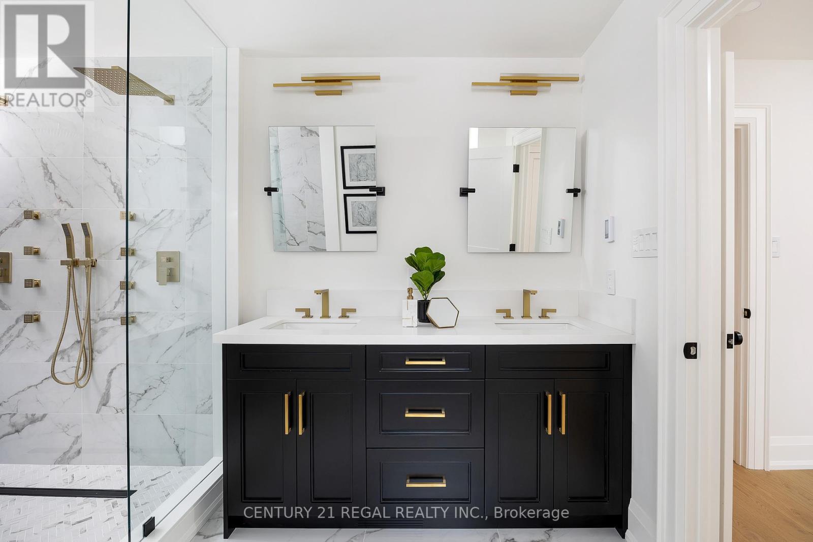 5535 Cedar Springs Road, Burlington, ON - Indoor Photo Showing Bathroom