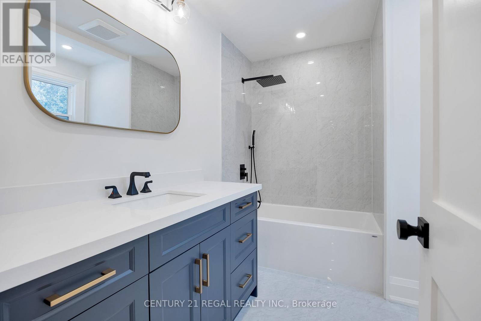 5535 Cedar Springs Road, Burlington, ON - Indoor Photo Showing Bathroom