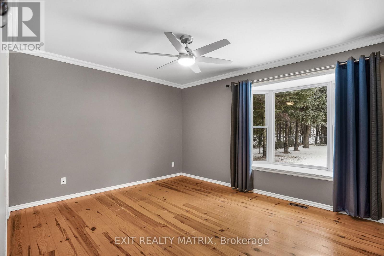 1261 Golf Road, East Hawkesbury, ON - Indoor Photo Showing Other Room