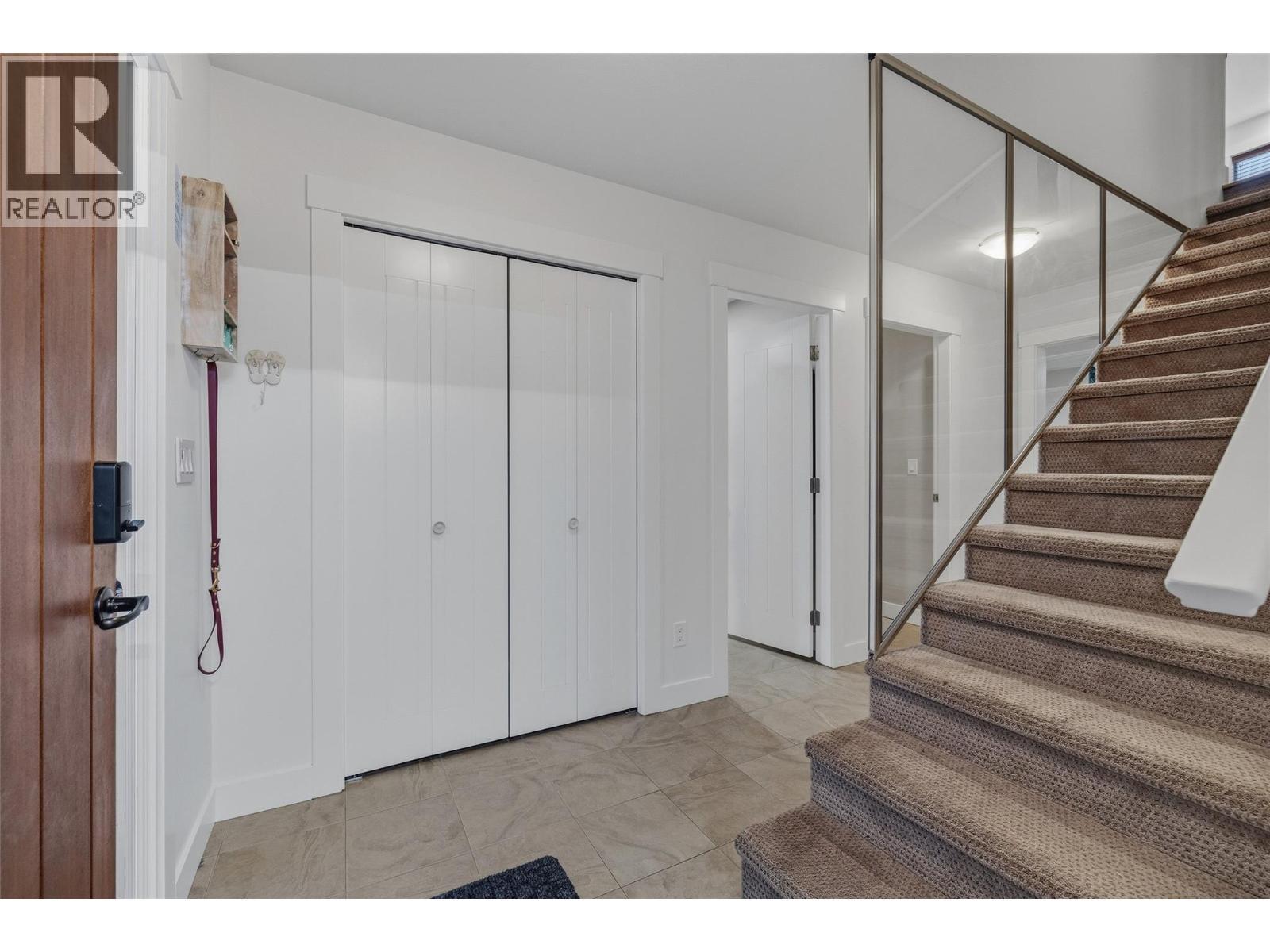 976 Lawson Avenue, Kelowna, BC - Indoor Photo Showing Other Room